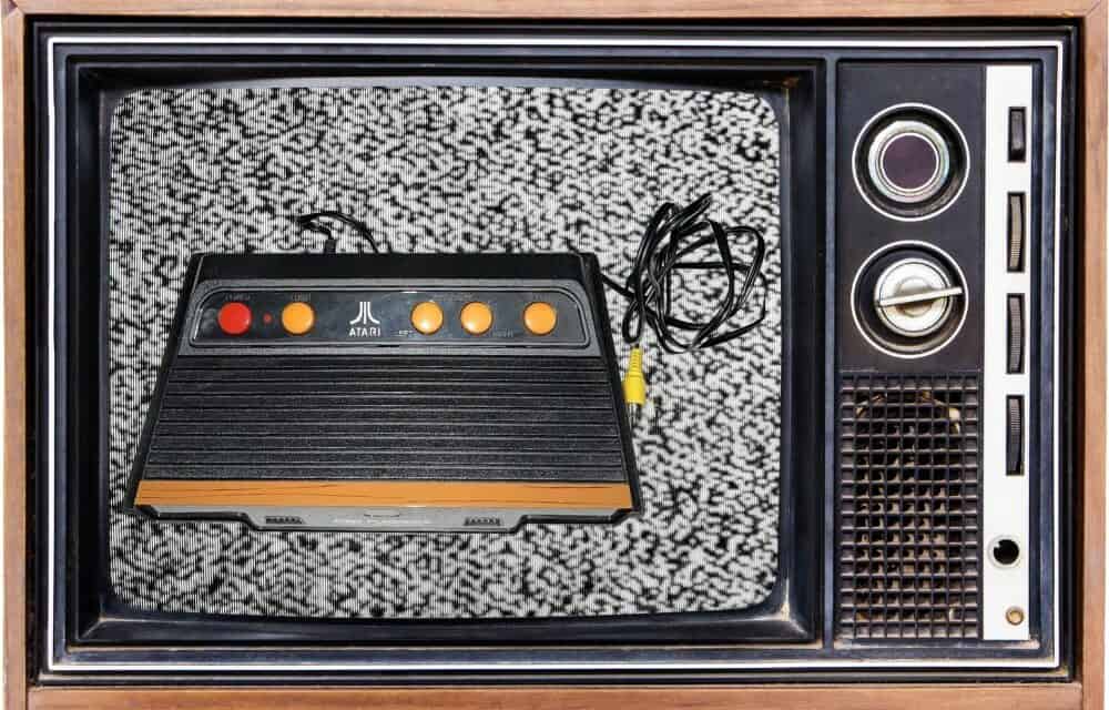 How Does The Atari Flashback 7 Connect To A TV?