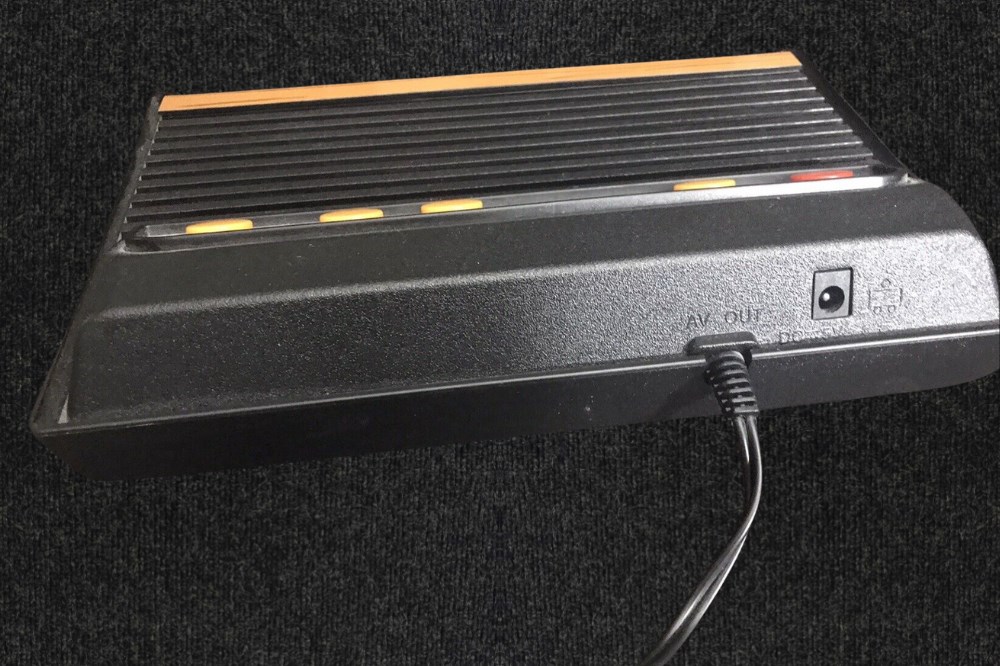 The cable connectors on an Atari Flashback 7